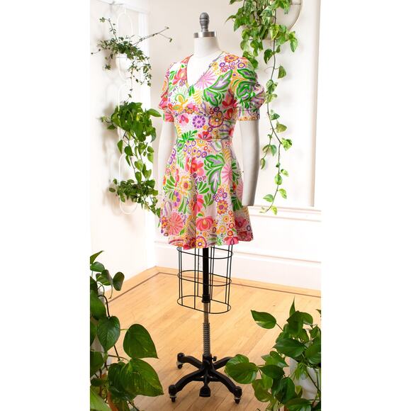 Vintage 1960s Skater Dress 60s Floral Print Colorful Mini Psychedelic Day Dress - Picture 3 of 7